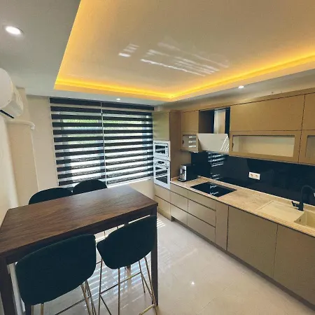 #8 Kargi - Luxerioese Duplex Mit Pool, Garten, Balkonen In Meeresnaehe شقة *